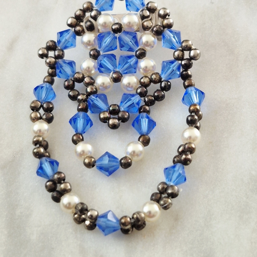 Blue and Silver Beaded Handmade brooch - Picture 7 of 10